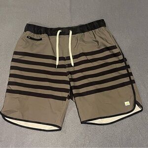 Vuori striped‎ camo accent shorts mens size large EUC green/black